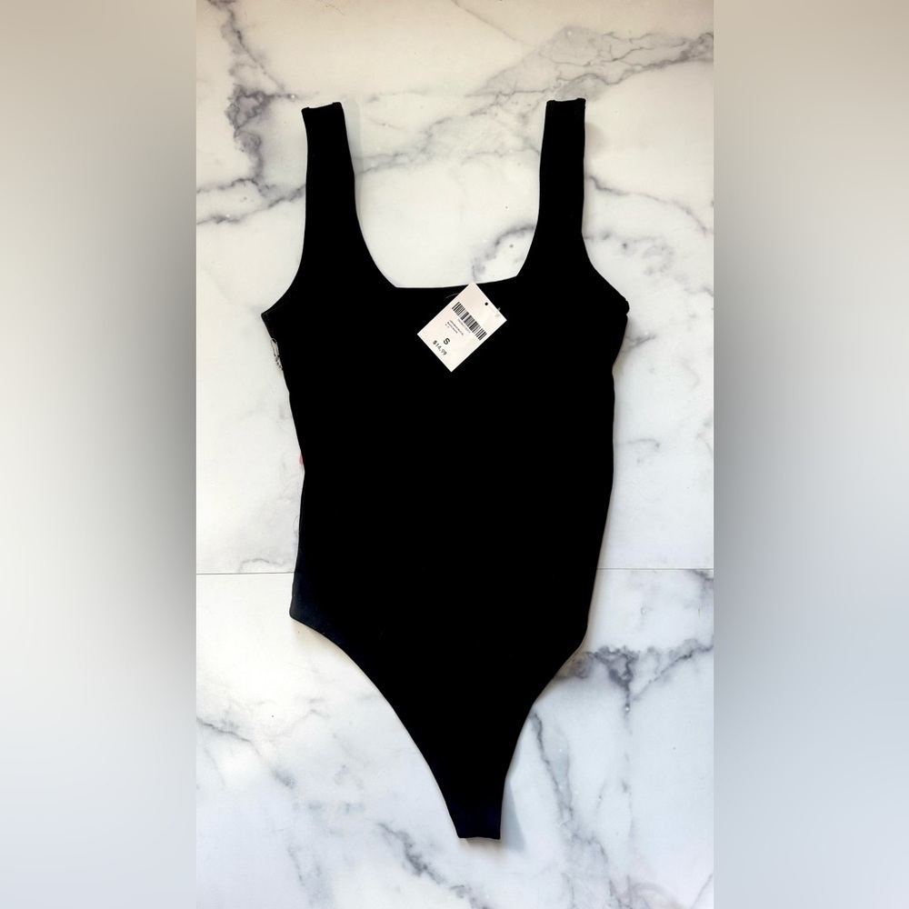 Barbie Black Bodysuit Size Small w/ Pink Barbie Car Keychain NWT - Picture 2 of 2